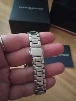 Reloj Tommy Hilfiger - Plata y Blanco