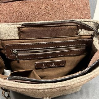 Mochila pequeña beige y marrón