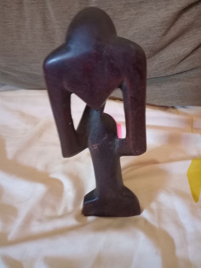 Figura Artesanal de Madera
