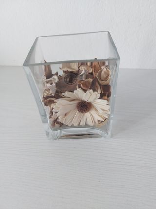 Vaso vetro rettangolare con potpourri