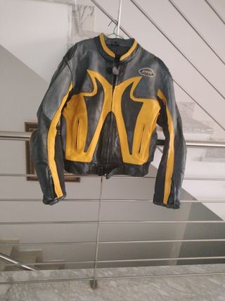 Cazadora cuero moto hombre