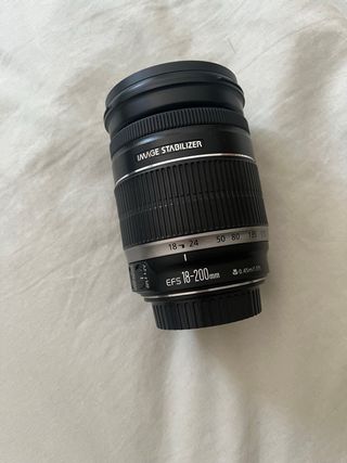 Objetivo Canon EFS 18-200mm IS