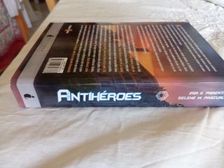 Antihéroes (Literatura Mágica) (Spanish Edition)