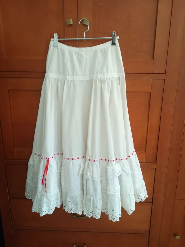 Enagua blanca fallera
