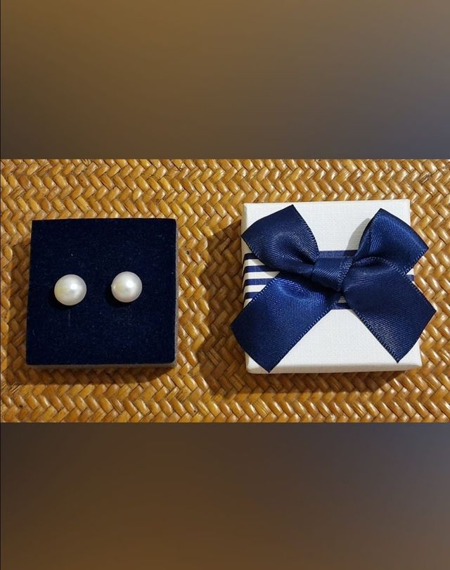 Pendientes Perla: Blancos, Caja Azul