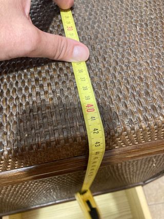 Baúl mimbre marrón, madera maziza