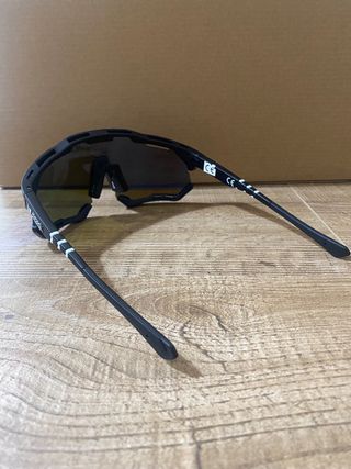 Occhiali ciclismo con lenti polarizzate azzurre