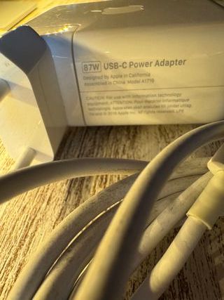 Cargador Apple MagSafe 87W USB-C