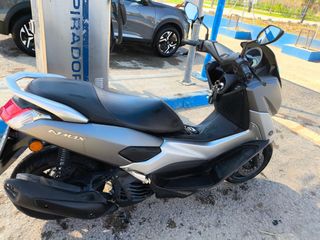 Carenado para Yamaha NMax 2019.