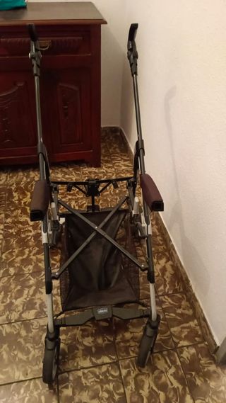 Pack bebé Chicco: silla paseo ligera