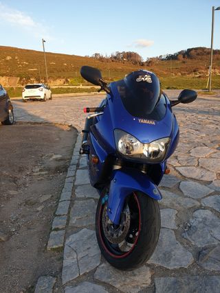 Yamaha YZF 1000R Azul