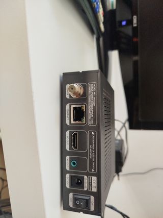 Televisor 22  Televisor 16