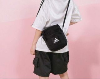 Borsa Adidas nera a tracolla