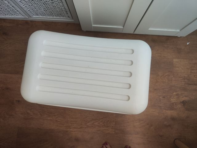 Taburete almacenaje IKEA blanco