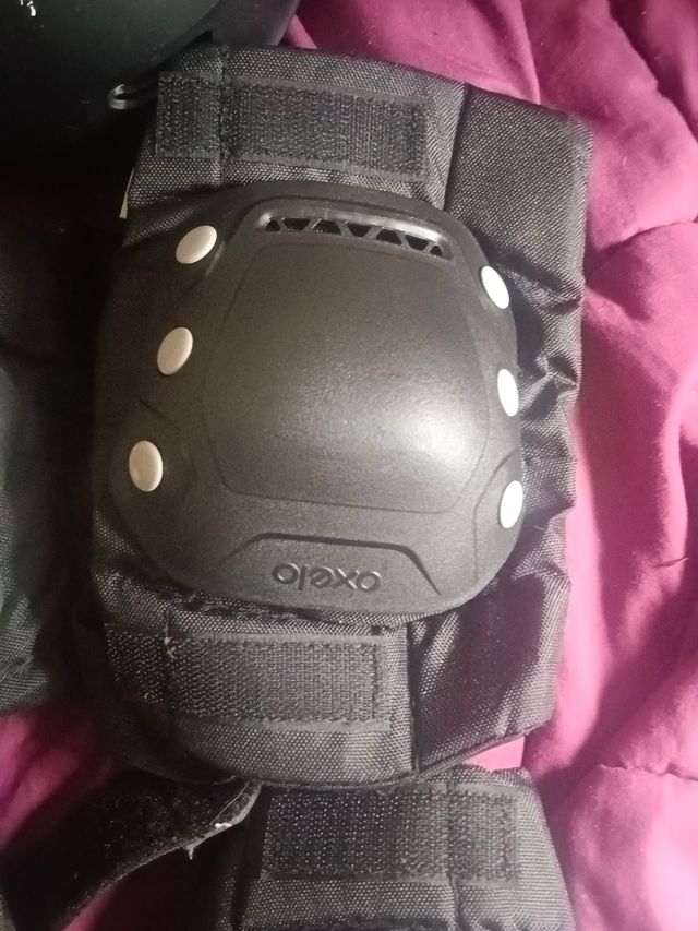 Protecciones Oxelo: casco y rodilleras