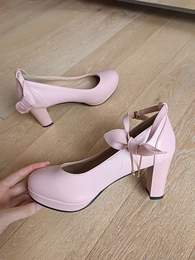 Scarpe rosa con fiocco