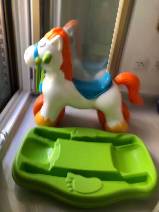 Caballito balancín infantil