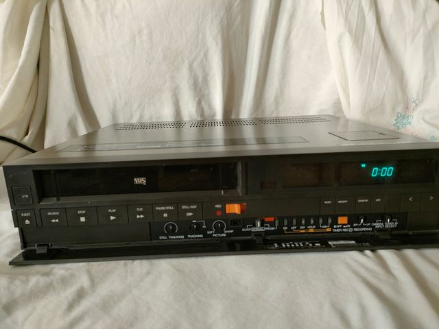 VHS RTV-328 - Videocassette Recorder