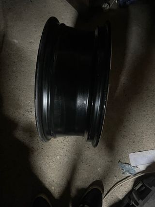 Llantas Peugeot 17" 4 tornillos las 4 por 300e