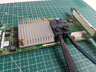 Controladora RAID ADAPTEC para 8 Discos ASR-8805