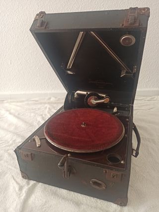 Gramófono antiguo portátil