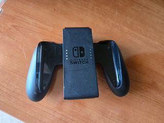 Consola Nintendo Switch con caja +  Minecraft..