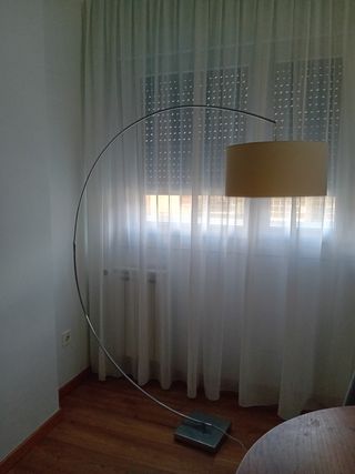 Lámpara arco moderna - metal y tela