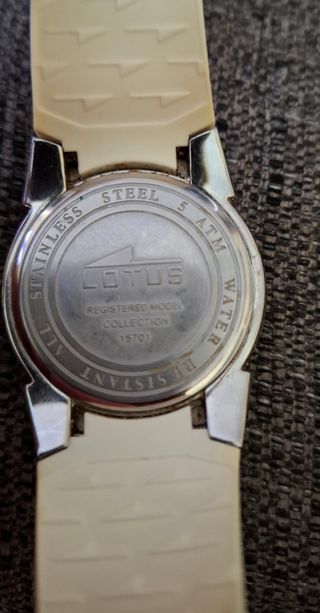 Reloj Lotus blanco - caucho