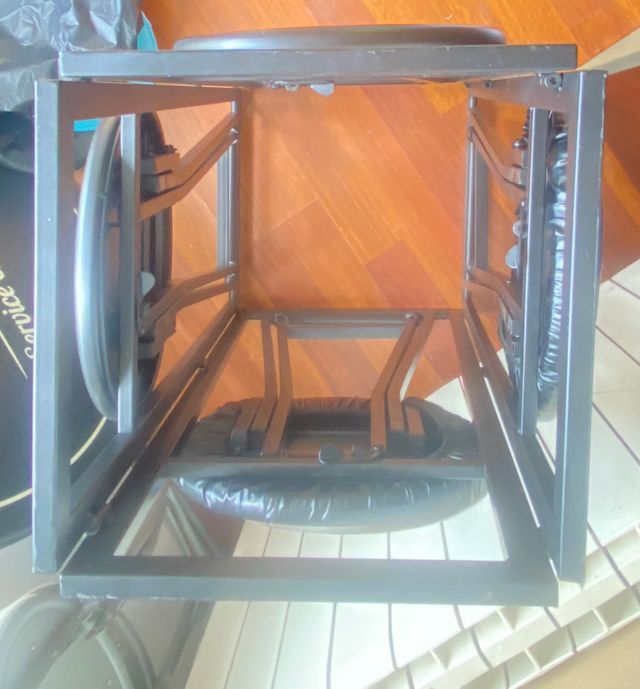 Mesa plegable metalica negra + 4 sillas