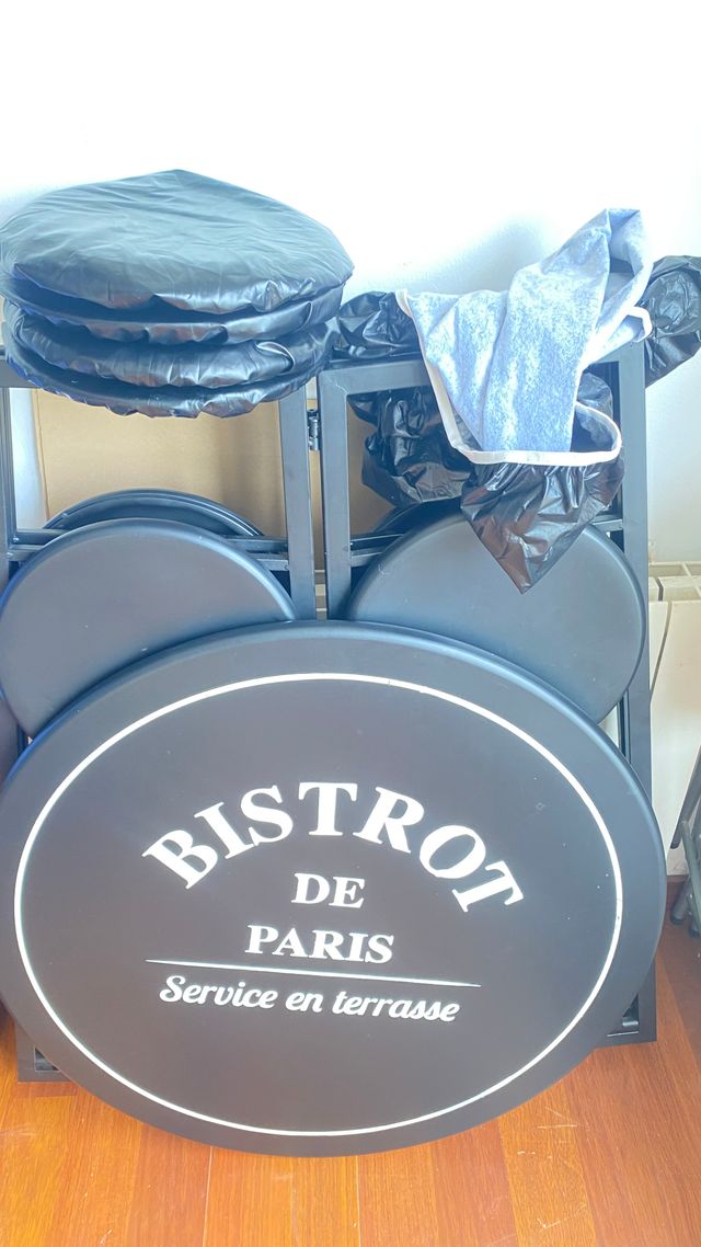 Mesa plegable metalica negra + 4 sillas