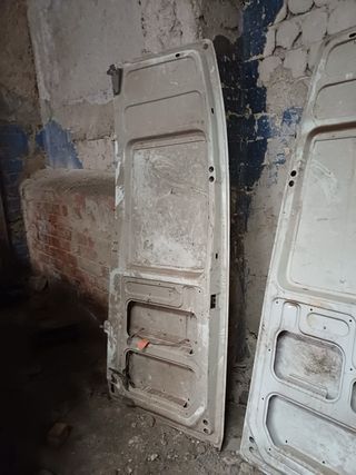 Puertas traseras iveco Daily City + Capó