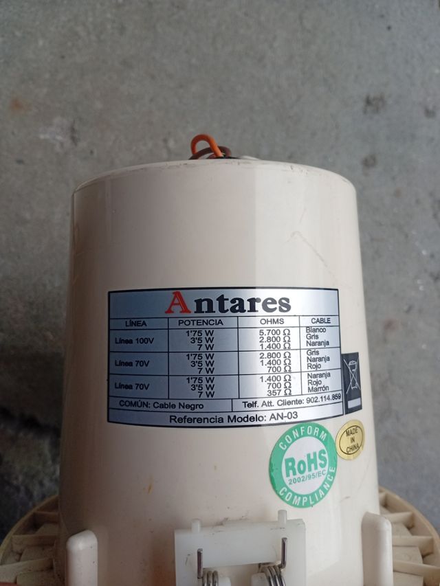 Altavoces empotrables beige