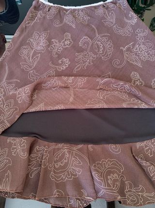 Falda larga con vuelo marrón estampada mujer