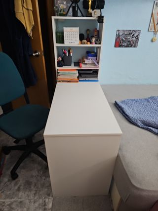 Escritorio con estantería blanco