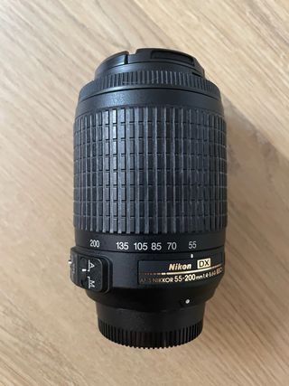 Cámara Nikon D3000 negra