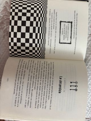 La puerta de los tres cerrojos: Una aventura cu...