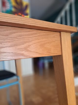 Mesa comedor roble macizo estilo nordico.