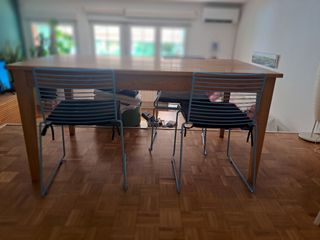 Mesa comedor roble macizo estilo nordico.