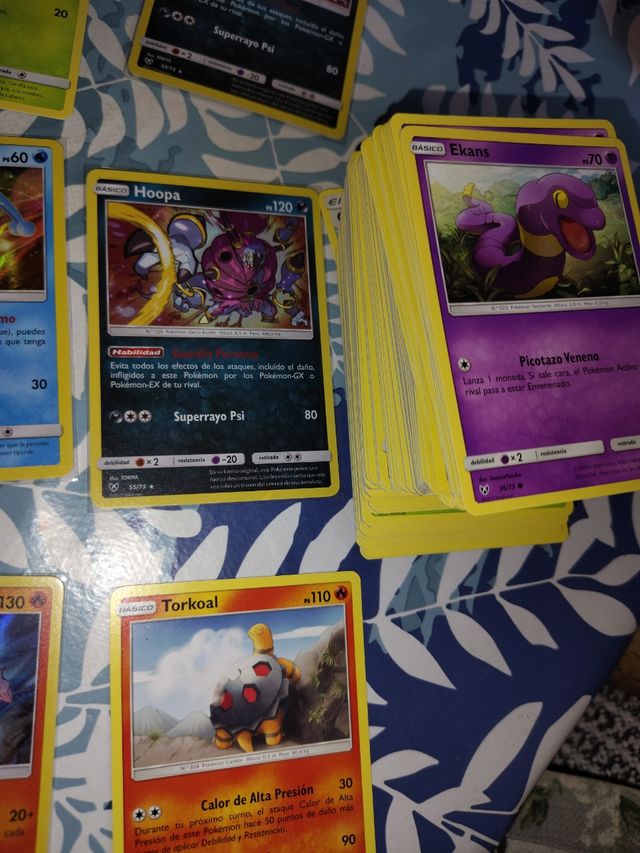 Lote de cartas Pokémon más de 100 cartas