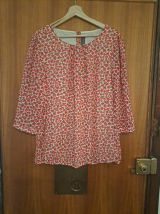 Blusa C&A estampada - Talla 46