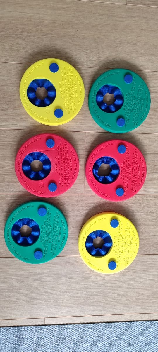 Discos manguitos para aprender a nadar.