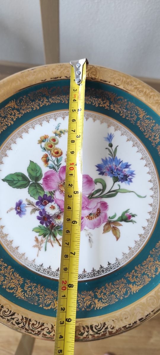 Piatto in porcellana di Limoges con fiori e oro