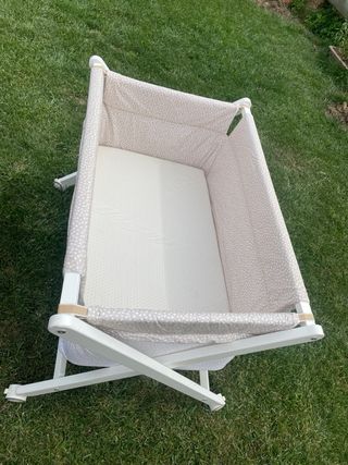 Minicuna blanca plegable