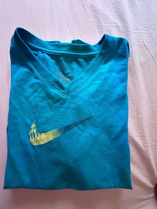 Camiseta Nike turquesa