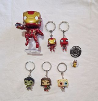 Marvel: Funko Pops + Chapas