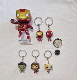 Marvel: Funko Pops + Chapas