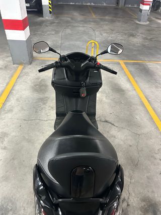 Suzuki Burgman 200 - Scooter