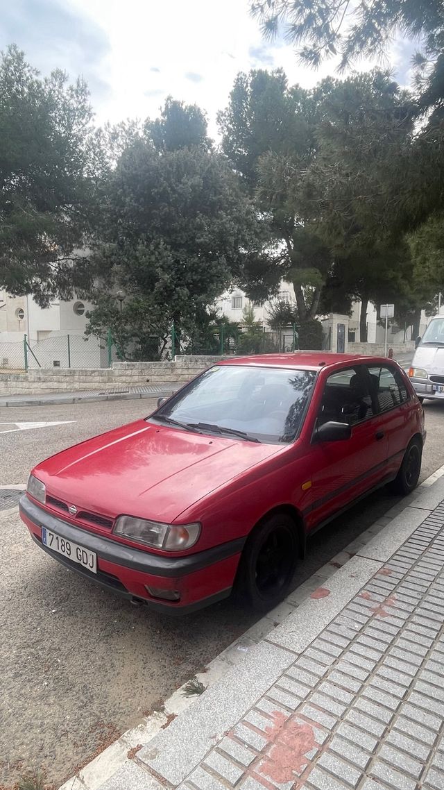 Nissan Sunny 1993