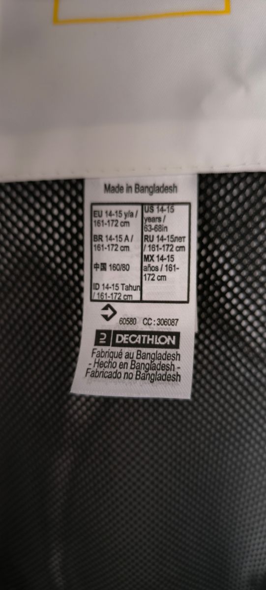 Chaqueta de niña impermeable.