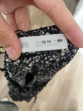 Falda Zara negra floral